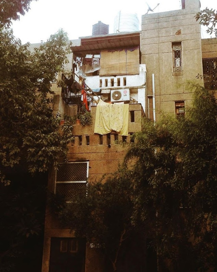 Folding in modernism (Zakir Bagh Apartments, Delhi).